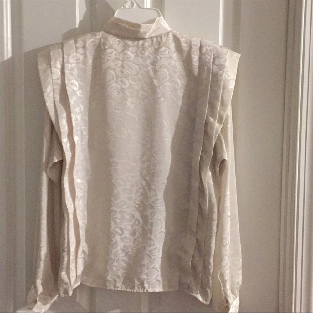 Cream colored Dress Shirt - Picture 6 of 6